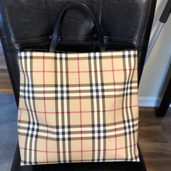 Burberry tote - Picture 2 of 10